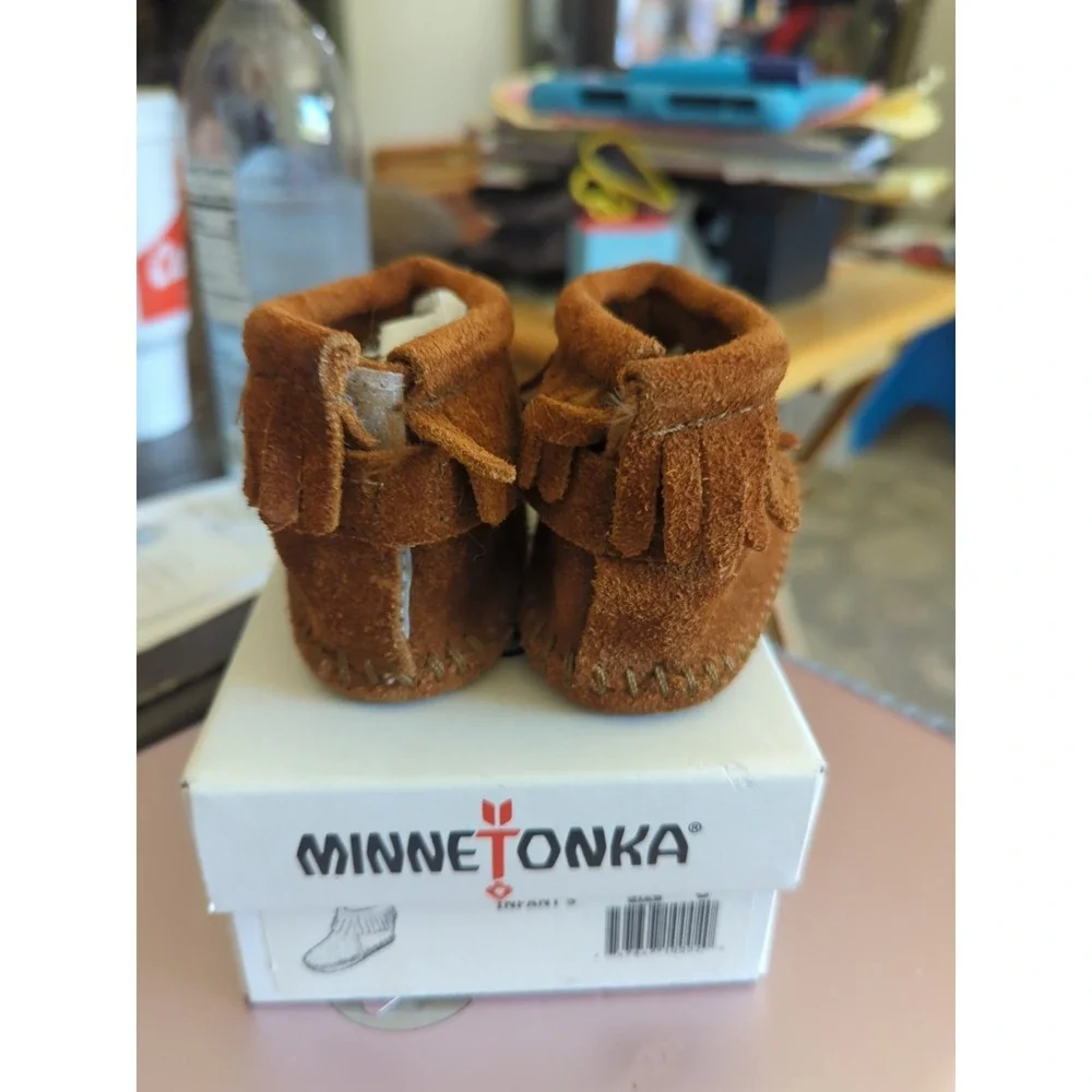 Minnetonka Leather Infant Baby Brown Suede Moccasins, Style 1182 Size 3 NIB